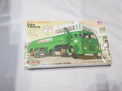 Atlantis White-Fruehauf Sinclair Gas Truck Model Kit Plastic H1402