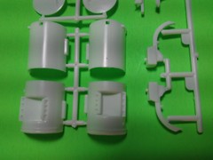 Mack R685ST 1/25 AMT big rig semi truck model car part round fuel diesel tanks