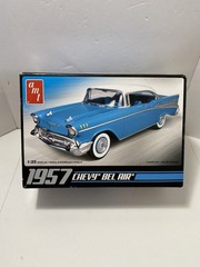 AMT 1957 Chevy Bel Air Model Car Scale 1:25 – Blue/White