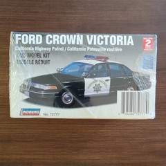 Lindberg Ford Crown Victoria CHP 1:25 Model Kit Prepainted Body Decals 72777