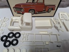 AMT 1953 Ford Pick Up Truck Wild Kat Model Kit