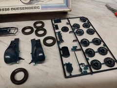 Lindberg Classic 1936 Duesenberg Plastic Model Kit no. 6607, 1/32 Scale,open Box