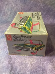 VINTAGE AMT 1962 BUICK ELECTRA SUNFLOWER FLOWER POWER 1:25 MODEL KIT #T136-150!