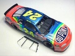 BUILT MODEL CAR Chevy Monte Carlo #24 Jeff Gordon DUPONT NASCAR JUNKYARD