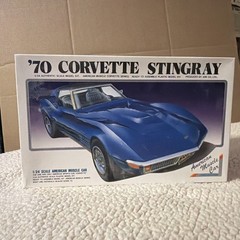 IMEX ’70 CORVETTE STINGRAY N0 2 SCALE 1:24 AMERICAN MUSCLE CAR New
