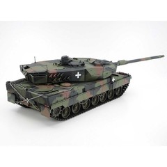Tamiya 1/35 Leopard 2 A6 Tank Ukraine TAM25207 Plastic Models Armor/Military