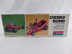 Monogram Cherry Bomb 1/24 Scale Turbine-Powered Show Rod, Chopper and Trailer