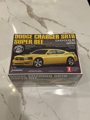 DODGE CHARGER SRT8 SUPER BEE MODEL KIT 1/24 SCALE LINDBERG NEW SEALED COOL LOOK!