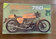 Protar Ducati 750 Sport 1:9 Plastic Motorcycle Model Kit Unassembled