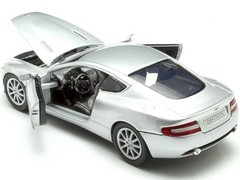 Motormax Aston Martin DB9 Coupe Silver Metallic 1/24 Diecast Model 73321 Silver
