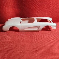 Body Shell & Frame 1960 Chevy Corvette 1:25 Scale Model Car Part MPC