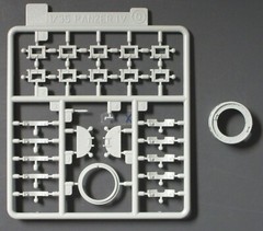 Dragon 1/35 Scale Pz.Boeb. Wg.III – Parts Tree Q from Kit No. 6792