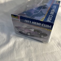 Revell Monogram 1971 Hemi Cuda Plymouth 1:24 Unassembled Factory Sealed