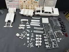 AMT K-362 1962 Mercury Meteor Sedan Annual Vintage Car Model KIT 1/25 McM