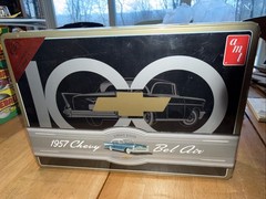 AMT 1957 CHEVY BEL AIR 1/25 MODEL KIT w/100TH ANNIVERSARY COLLECTOR TIN SEALED