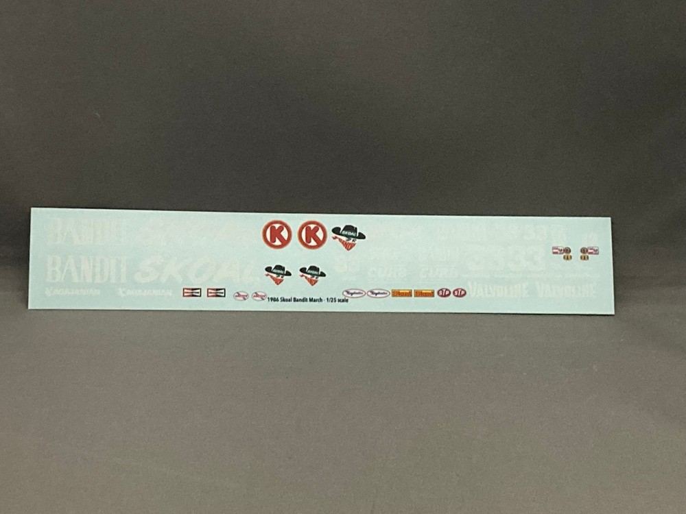 Indycal 1/25 Car 33 Skoal Bandit 1986 Indy 500