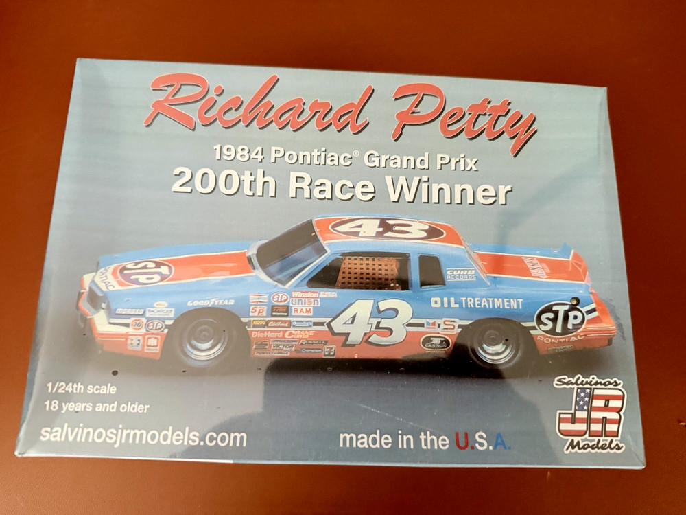 Salvinos Jr Models Richard Petty 1984 Pontiac Prix 200th Race Winner Kit 6989