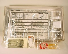 Trumpeter 1960 Pontiac Bonneville Sports Coupe Car Model Kit 1:25 Open Box