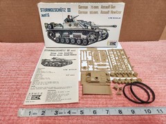 VTG ESCI Sturmgeschutz III German Howitzer Tank Assault Gun #8005 Model Kit 1:72