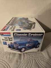 Monogram 1932 Ford Street Rod Classic Cruiser Model Kit # 85-0882 -open Box