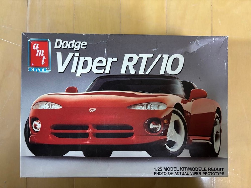 AMT ERTL Dodge Viper RT/10 1/25 Model Kit Collectables 17+