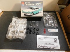 AMT 1:25 #8028 1957 Ford Fairlane 500 OBN