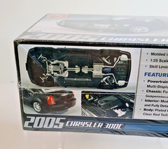 2019 AMT 1:25 Model Kit ~ 2005 CHRYSLER 300C Black ~ NEW SEALED