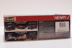 REVELL 1951 HENRY J SAINTS SCALE 1:25 MODEL KIT 7398