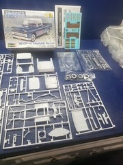 1966 Chevy Fleetside Pickup Revell 85-7225 1/25 Plastic Truck Model Kit