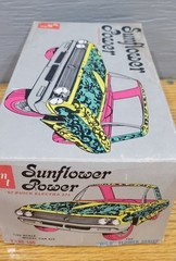VINTAGE AMT 1962 BUICK ELECTRA SUNFLOWER FLOWER POWER 1:25 MODEL KIT #T136-150!