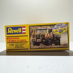 Revell #7450 1:24 Scale Mercedes Unimog U 1300L Dakar Rallye Kit Open Box