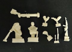 HF771 1/35 Ukranian Hunters (3 Figs) & AFV Club AF35355 FGM-148 Javelin Combo