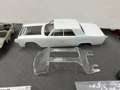AMT 6423 1963 Lincoln Continental Hardtop Builder Annual Vintage KIT 1/25 McM