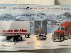 MOEBIUS MODELS 53 foot trailer W/REEFER OPT 1/25 scale (NEW IN BOX) Model Kit