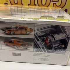 NIP VINTAGE REVELL 70 DODGE CHALLENGER MODEL KIT 1/24 SEALED