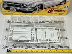 Aoshima 1/24 Kit TOYOTA 80 HILUX CUSTOM Ver.1 Hot Company Pick Up Unassembled
