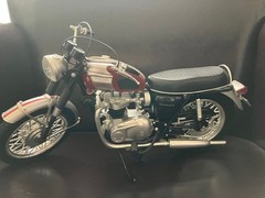 Triumph T120 Bonneville 1/6 Scale Painted Assembled Plastic Model for Hot Toys