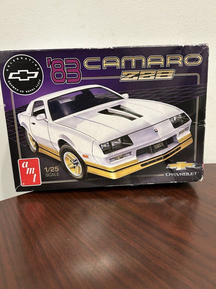 AMT ’83 Chevrolet Camaro Z28 AMT 1/25 Scale Kit #1051/12 Factory Bagged Parts