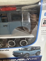 2021 Ford Bronco Badlands die-cast metal model kit, 1:24 Scale