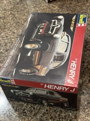 REVELL 1951 HENRY J SAINTS NEW INSIDE KIT! CIRCA 1995!! VMCP!