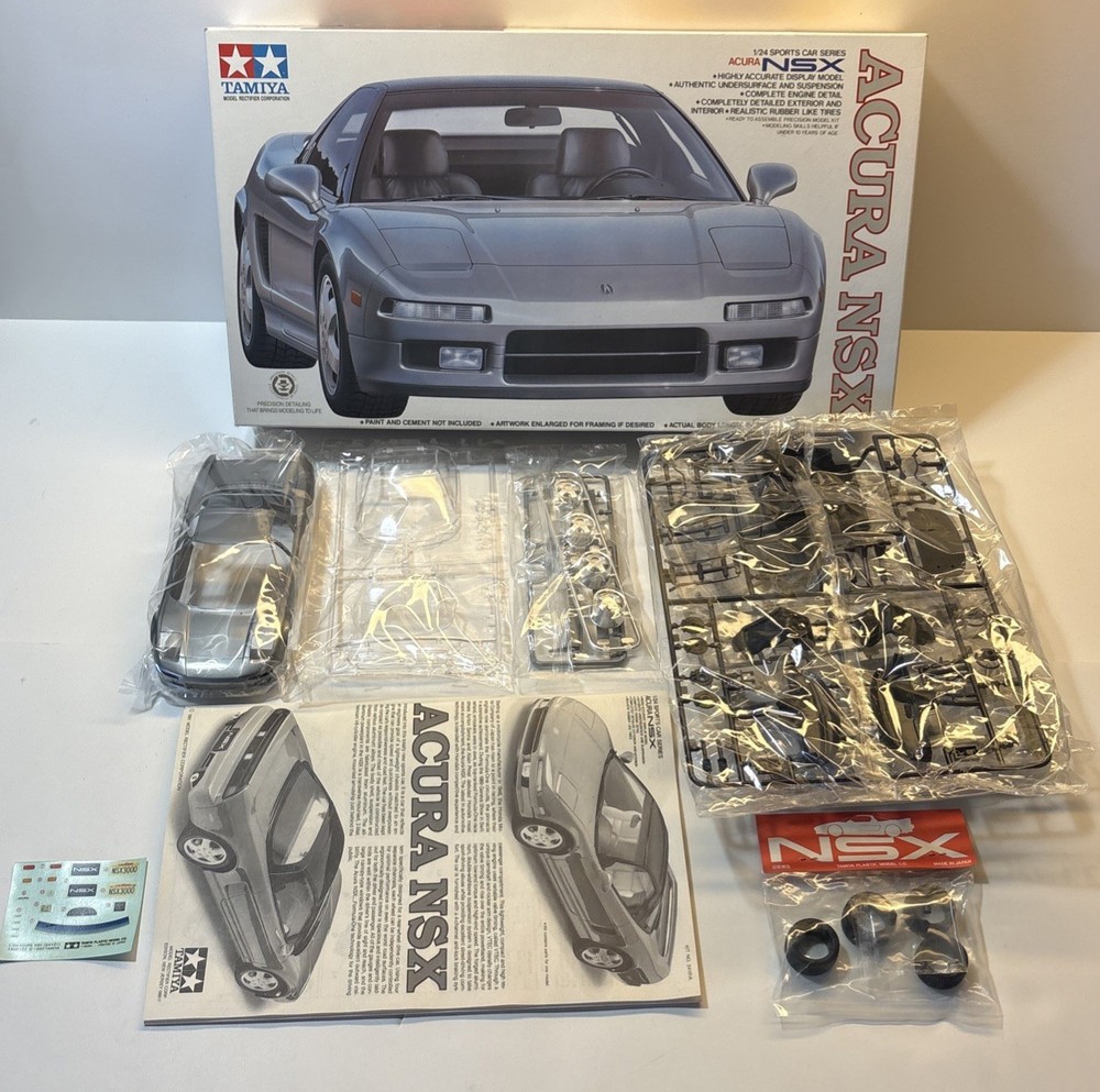Tamiya 1/24 ACURA NSX Sports Car Series Plastic Model Kit