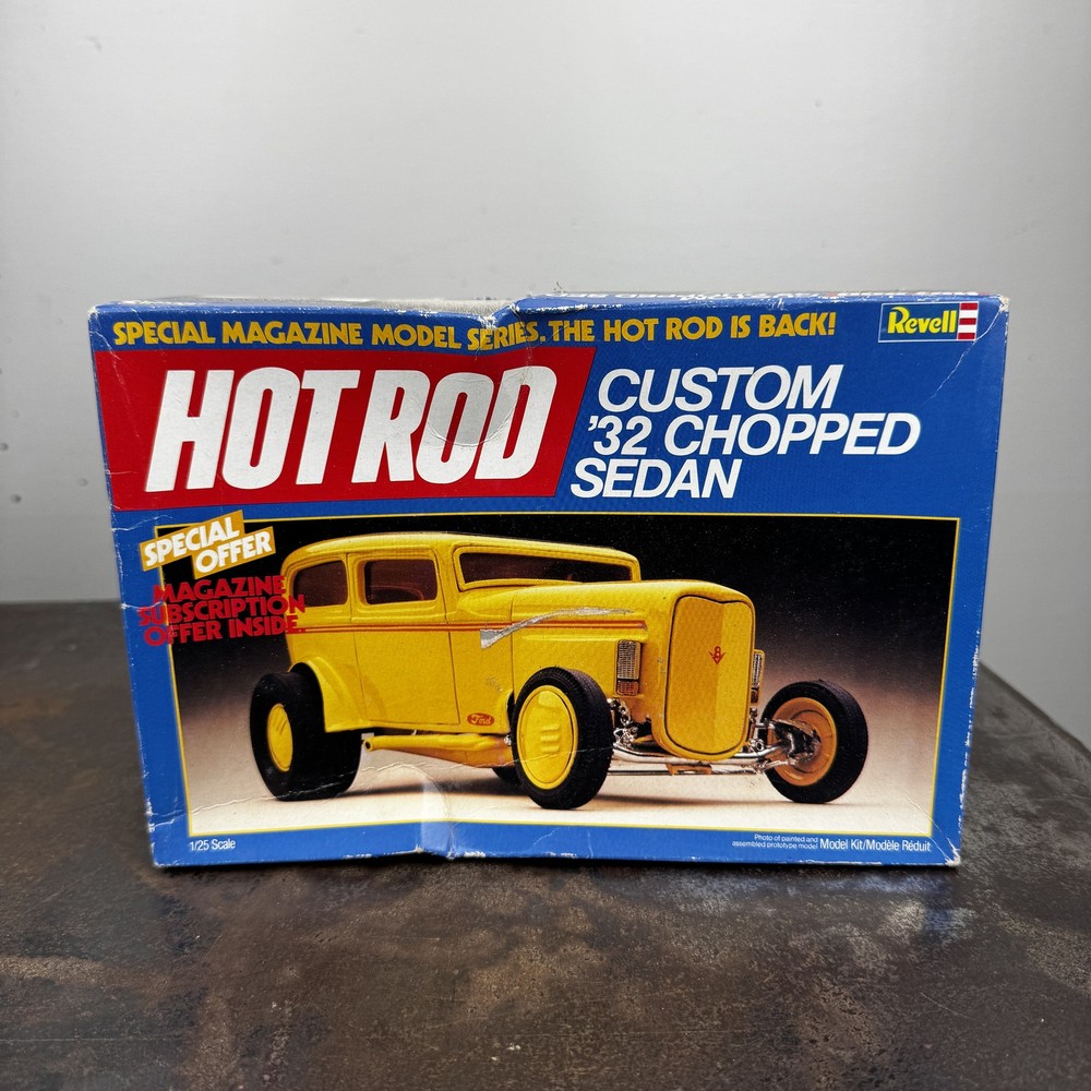 REVELL Hot Rod Series Custom 1932 Ford Chopped Sedan 7126 Complete 1:25 Scale