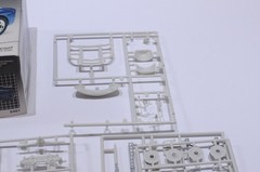 AMT ERTL GULDSTRAND GRAND SPORT 90 SCALE 1:25 MODEL KIT 6461