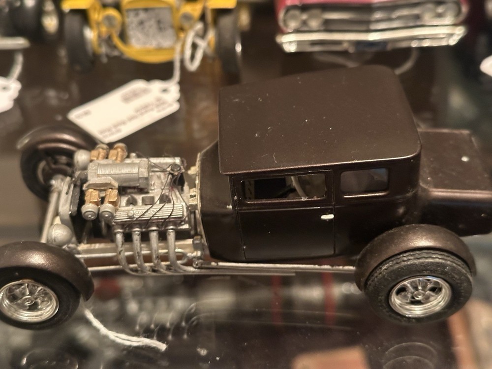 Custom-built 1:25 scale Revel Monogram model, chopped 1925 Ford Model T hot rod.