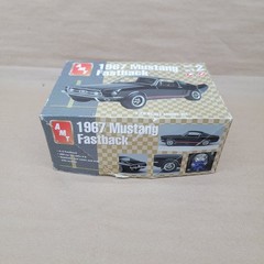 AMT 1967 Ford Mustang Fastback 2005 Model Car Kit 1:25 Scale #31635 Sealed Bag