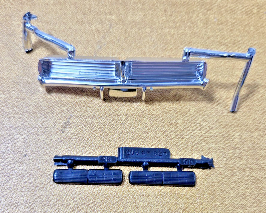 1969 Dodge Charger FRONT BUMPER & GRILLES MPC 1:25 Scale Model PARTS NEW