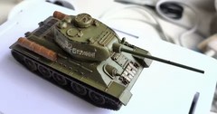 1/72 Soviet T-34/85 Medium Tank Glue-free Quick Fight Military Model NOT built