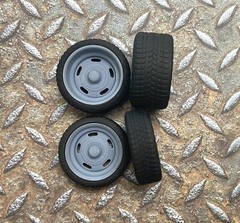 Resin 1/24: 21/20 Scale Inch Chevy Rally Wheels With Wide Rear Tires. 1/25