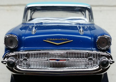 ESTATE – 1957 Chevy BEL AIR Dark Blue with Light Blue Top & White Walls 1/25