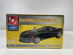 AMT ERTL Guldstrand Grand Sport 90 and Corvette Stingray III Snapfast 1:25 BUNDL